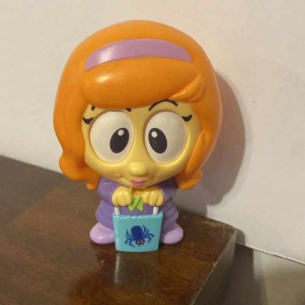 BK Hanna-Barbera Scooby-Doo Shaggy Daphne Velma Plastic Figurines Halloween